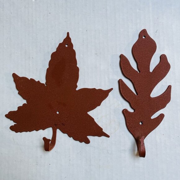 Set of 2 Cast Iron Maple Leaf Shape Coat Hooks Wall Art Decor Rust Color - Picture 1 of 5